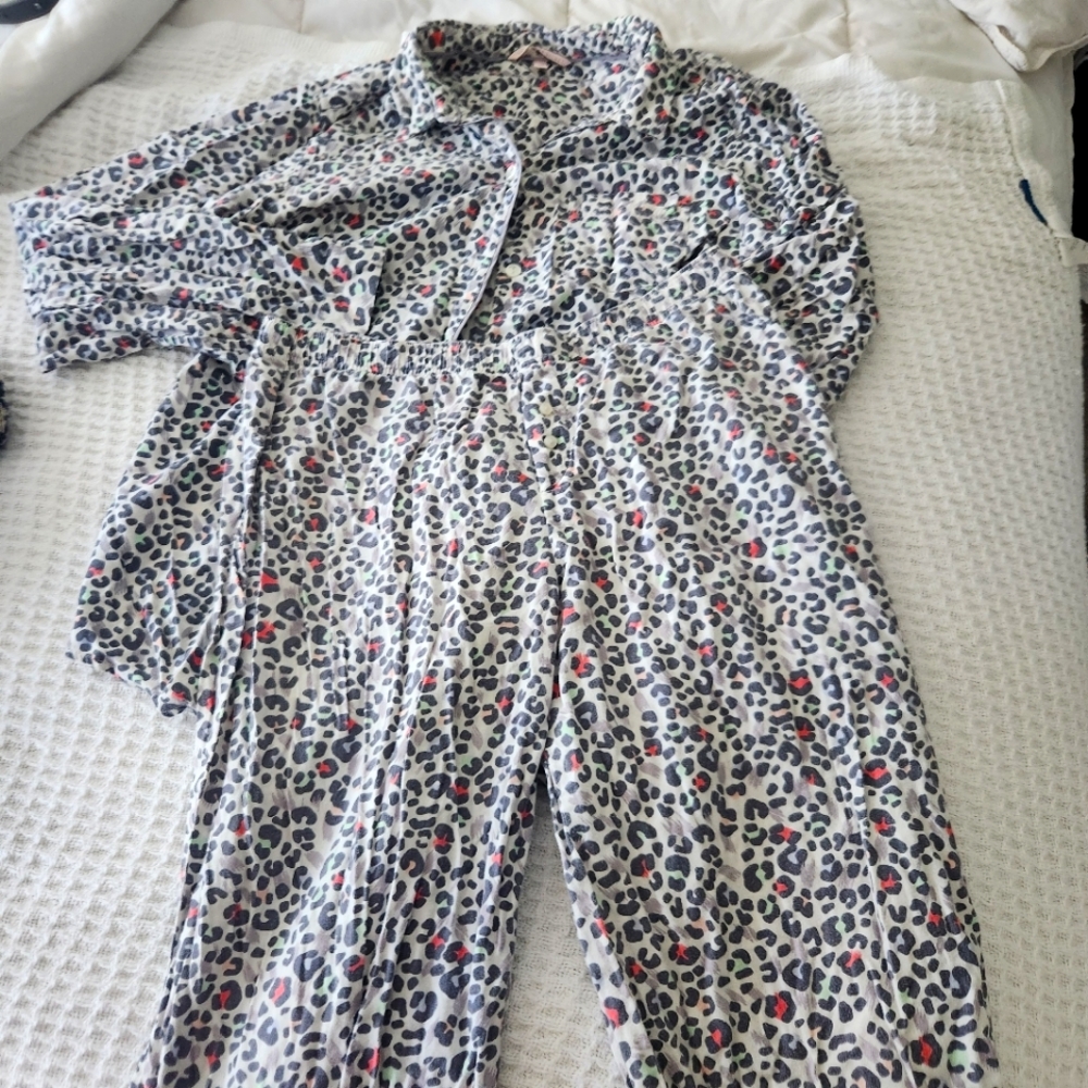 Victoria's Secret pajama set